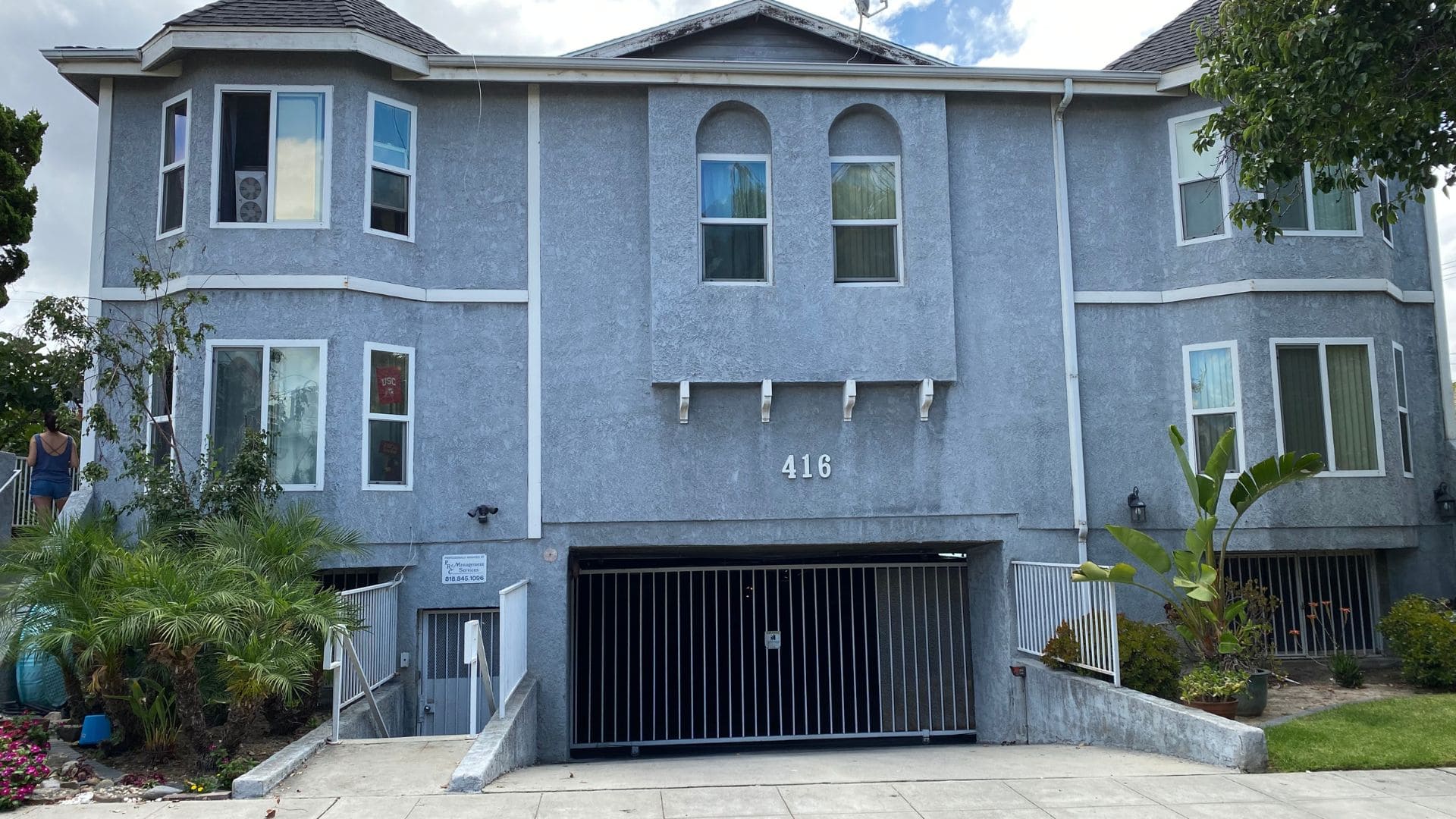 Multifamily property at 416 N. Shelton St., sold with dual representation